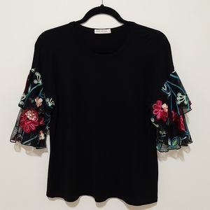 🌺Pebble and Stone Black Top Small